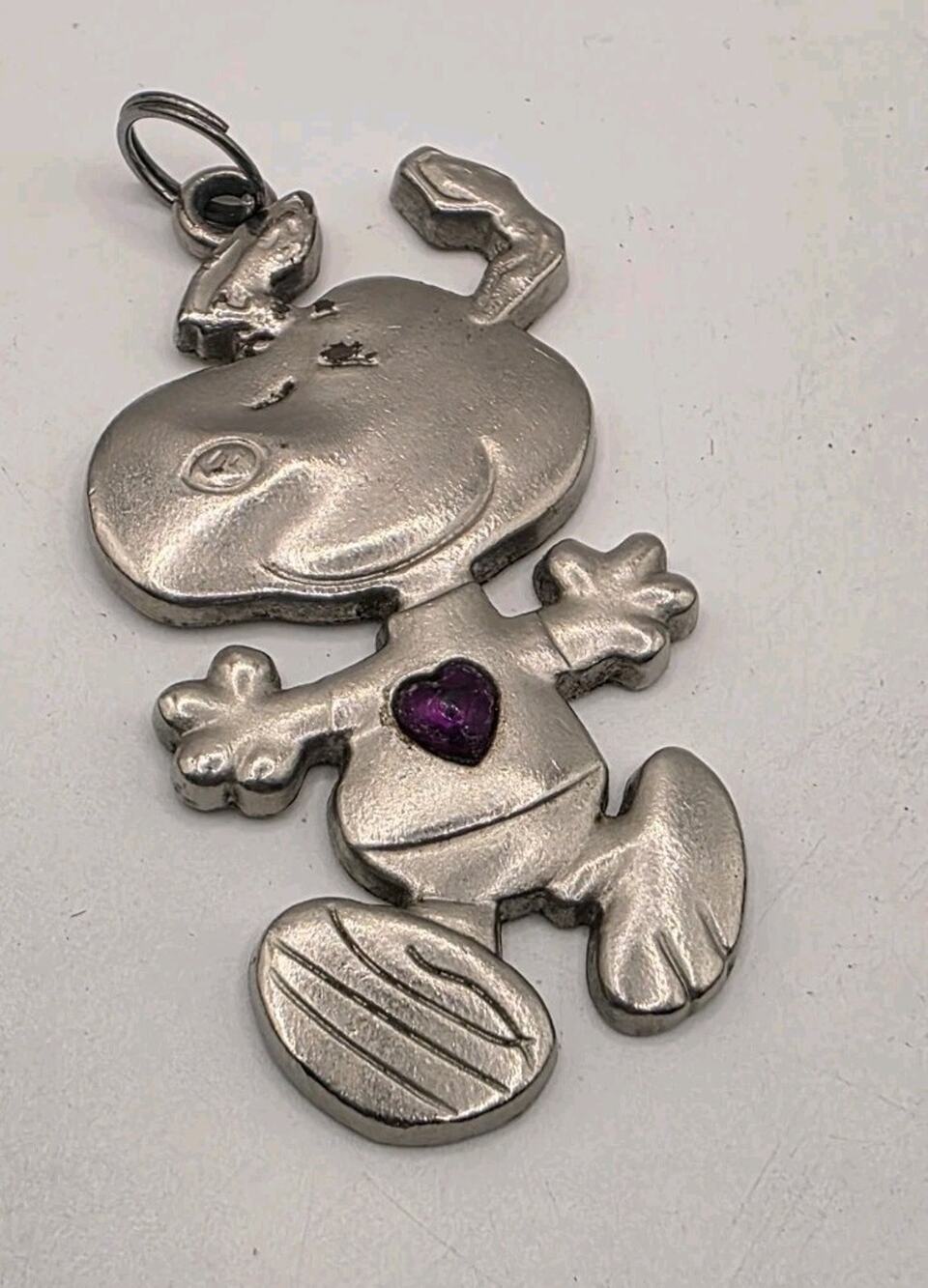 Vintage Peanuts Snoopy Woodstock Metal Keychain Charm Purple Heart Licensed